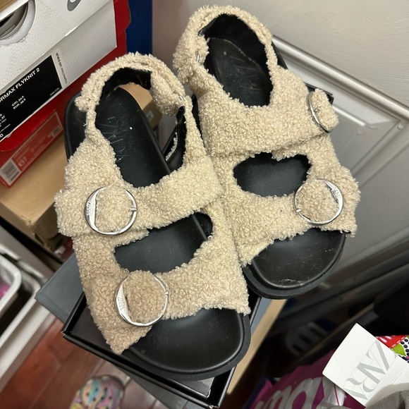 COPY - ❌FINAL PRICE❌ Zara Sherpa dad sandals - Picture 1 of 5